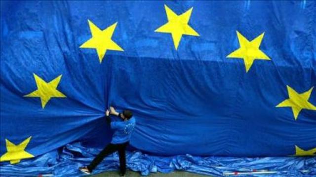 
      تعلیق دمکراسی به لطف بحران اقتصادی: سزاریسم اروپایی