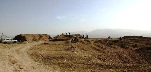 
      گزارش مقدماتی پژوهش های باستان شناختی تپه بلوچ، شهر فیروزه، نیشابور    