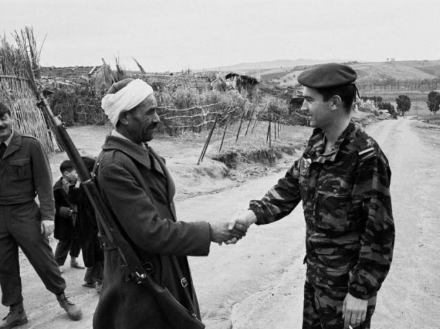 
      پنجاه سال در تاریخی تاریک: تحقیق در مورد حرکی های باقی مانده در الجزایر (لوموند دیپلماتیک: آوریل 2015)