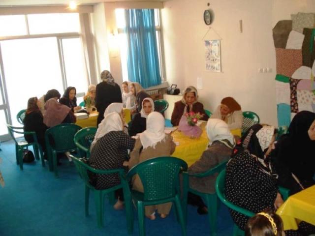 
      گفتگو با مدیران موسسه رنگین کمان سپید (مرکز روزانه فرهنگی ـ آموزشی ویژه میانسالان و سالمندان)