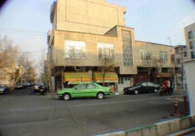 
      رابطه ی هویت و فضای فراغتی از خلال خرده فرهنگ های همسایگی:محله ی پیروزی تهران (5)