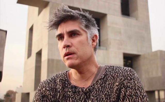 
      آلخاندرو آراونا، معمار برگزیده سال:رابین هود اتاقک های قوطی شکل