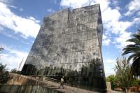 
      آلخاندرو آراونا، معمار برگزیده سال:رابین هود اتاقک های قوطی شکل     