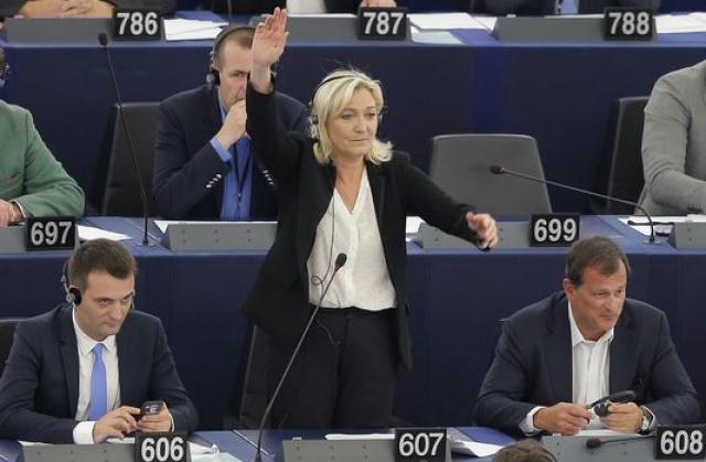 
      تضاد بین اتحادیه ی اروپا و جبهه ی ملی فرانسه