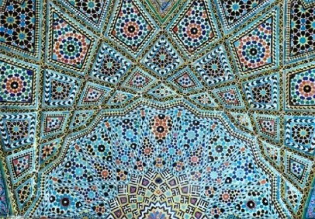 
      سیری در هنر و معماری ایران