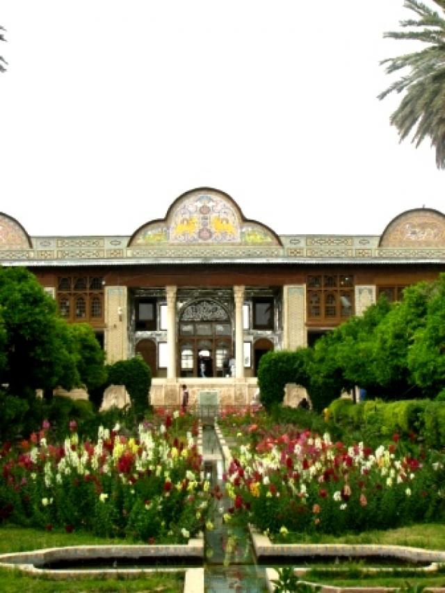
      عناصر ایجاد کننده حس تعلق ( مکان دوستی) در خانه های تاریخی شیراز در رمان سوشون  اثر سیمین دانشور