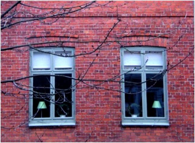 
      یادداشت های تصویری (2): پنجره های بارور : آنجا که خانه به شهر نزدیک می شود