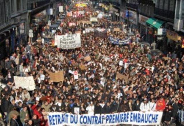 
      ناتوانی سیاسی در فرانسه:  زمان شورش ها (لوموند دیپلماتیک: ژانویه 2014)