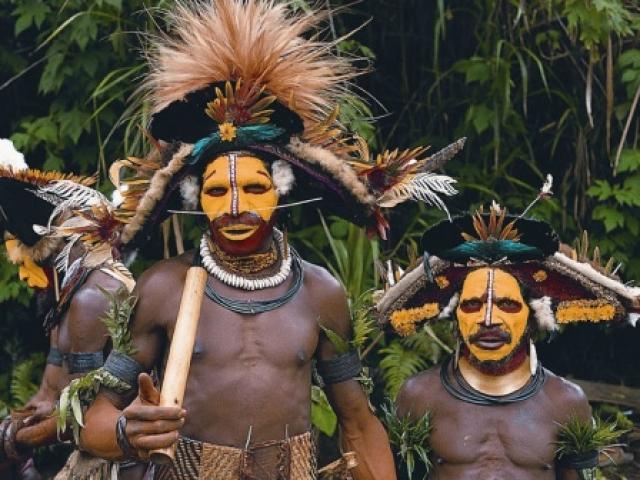 
      نوشتاری از ادی بکر درباره پاپوا گینه نو (3)