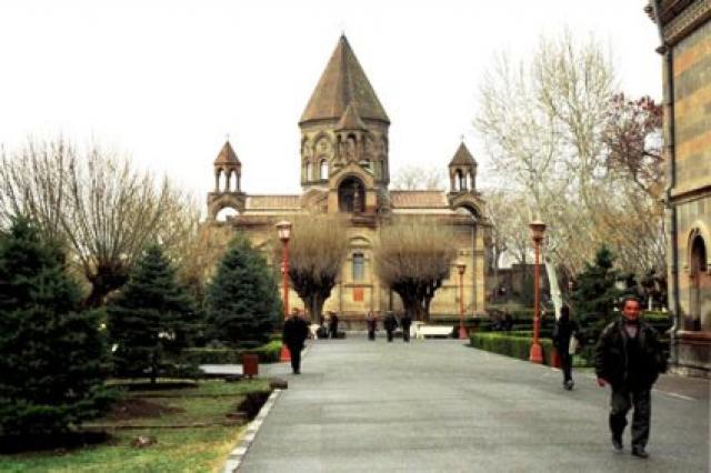 
      مجادله ای درباره سفر جهانگردان ایرانی به ارمنستان