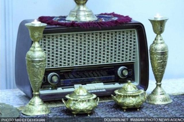 
      کند­وکاوی در برنامة «فرهنگ­» شبکه­ های رادیویی مراکز استانها