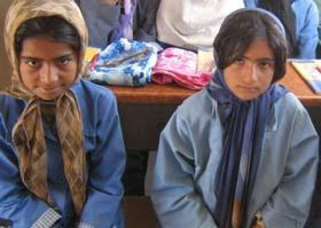 
      انسان شناسی توسعه : کودکان تک سرپرست، مطالعه موردی یک دبستان پسرانه در شهرستان اسلام شهر