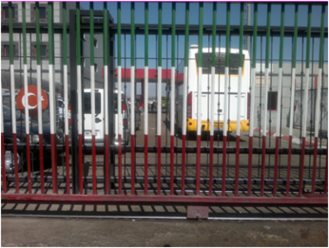 
      37 ساعت در اتوبوس، از تهران تا استانبول: مشاهده مشارکتی تبادل کالای قاچاق در مرز ایران و ترکیه