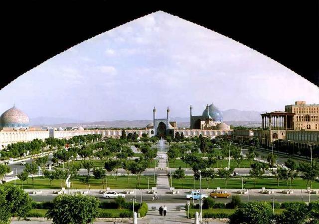 
      جهان‏نما: هنر به جلوه در آوردن شهر اصفهان(2)
