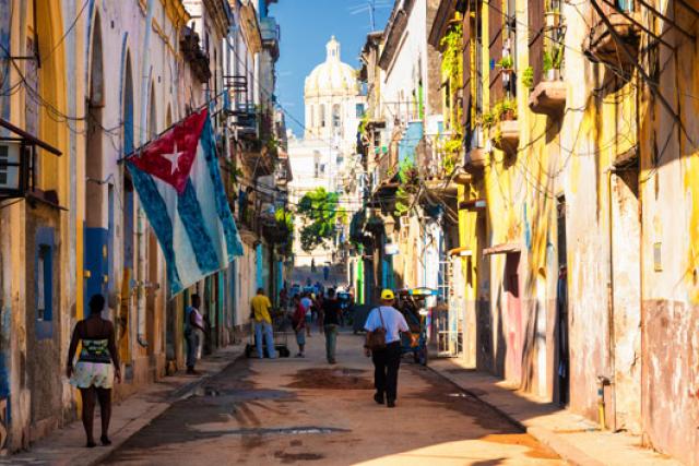 
      بحبوحه دگرگونی در جزیره ای در کشاکش تشویش و امید؛ هنگام روی آوردن کوبا به بحث و گفتگو