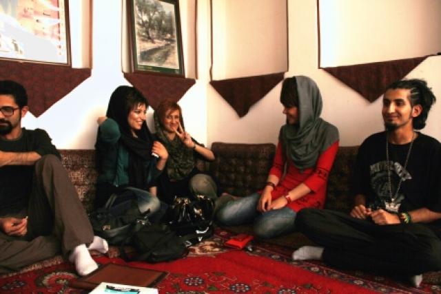 
      بررسی انسان شناسی شهری؛ شکاف میان نسلی در محله های یزد