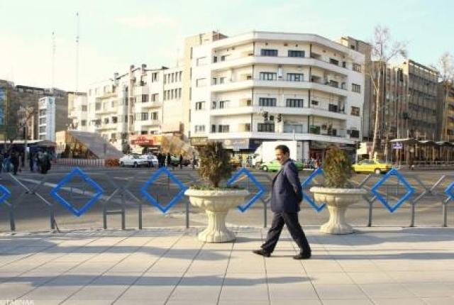 
      تجربه ی ناب شهروندی: پدیدار شناسی قدم زدن در مسیر چهار راه- شریعتی شهر اردبیل