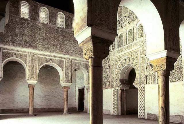 
      معماری وحدت و ضرورت باز تأویل آن در معماری مدرن جهان اسلام