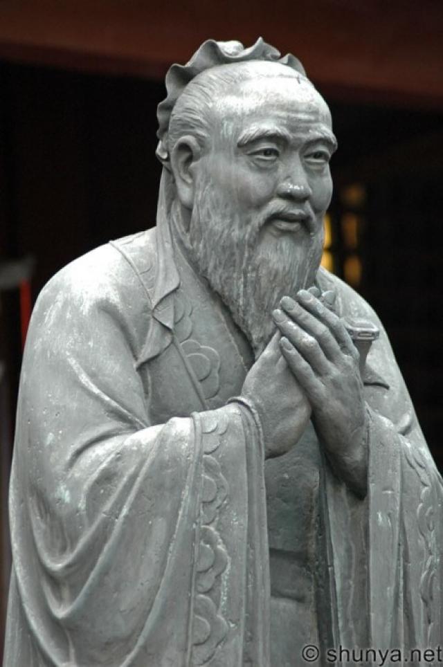 
      کنفوسیوس، بازگشتی ابدی (لوموند دیپلماتیک: سپتامبر 2012)