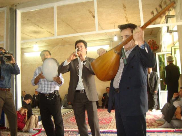 
      موسیقی عاشیقی در ایران، بخش دوم: شارلوت آلبرایت