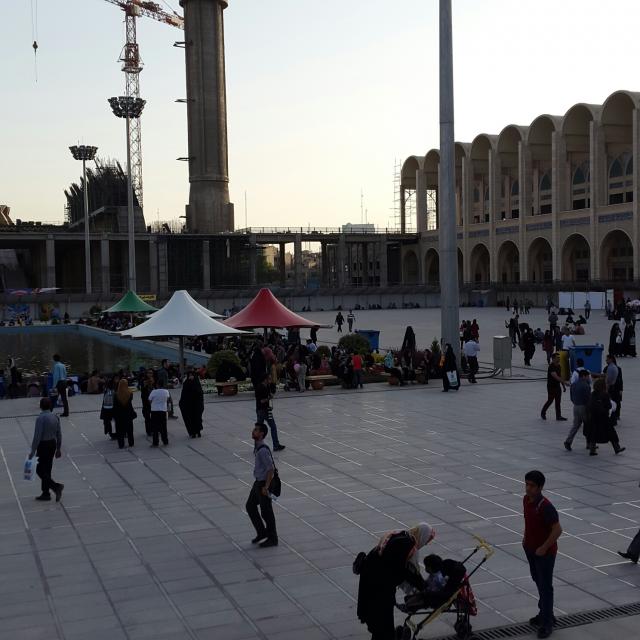 
      گزارش سه روزه (21 تا 23 اردیبهشت 1394) 28امین نمایشگاه بین المللی کتاب تهران