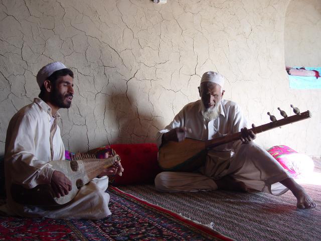 
      روستای دهک سراوان و موسیقی محفل صاحبان(1)