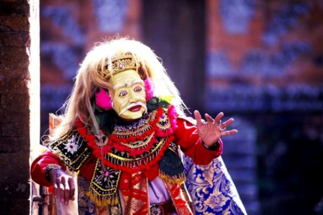 
      مقایسه تطبیقی نمایش های سنتی آسیا