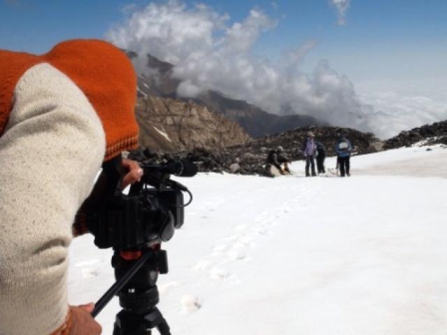 
       مستندی  درباره ی یخچالهای طبیعی ایران
