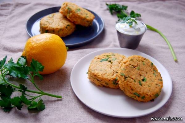 کیک ماهی | طرز تهیه کیک ماهی سالمون با سس لیمو و ماست