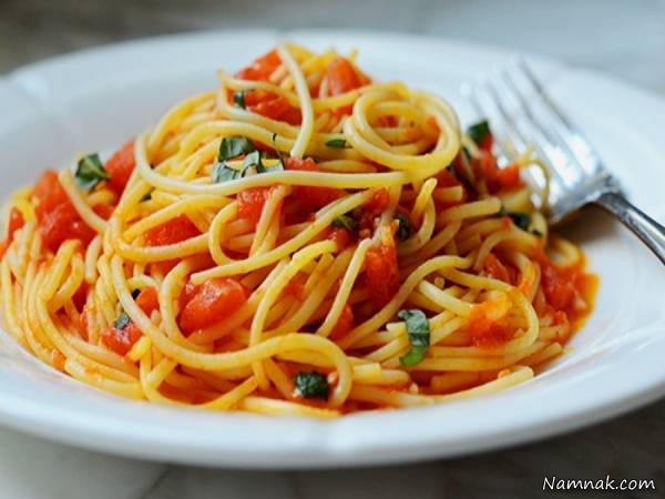 اسپاگتی | طرز تهیه اسپاگتی پومودورو؛ اسپاگتی گوجه و ریحان