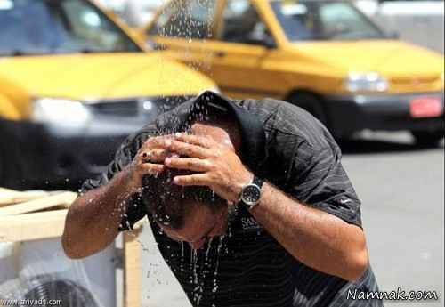 دوش آب سرد صلواتی در خیابان + عکس