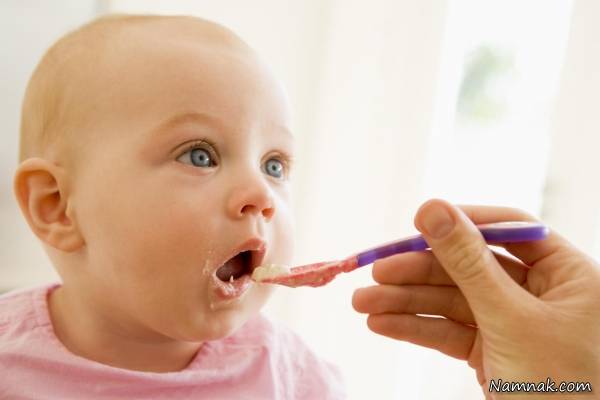 دانستنی های مهم درباره شروع غذای کمکی نوزاد
