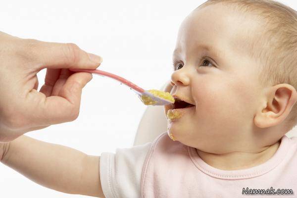 دانستنی های مهم درباره شروع غذای کمکی نوزاد