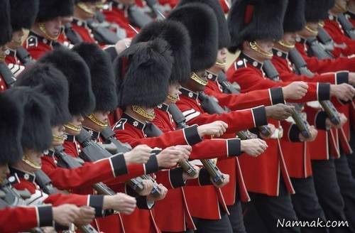 غش کردن سرباز در حین رژه مقابل ملکه انگلستان! + تصاویر