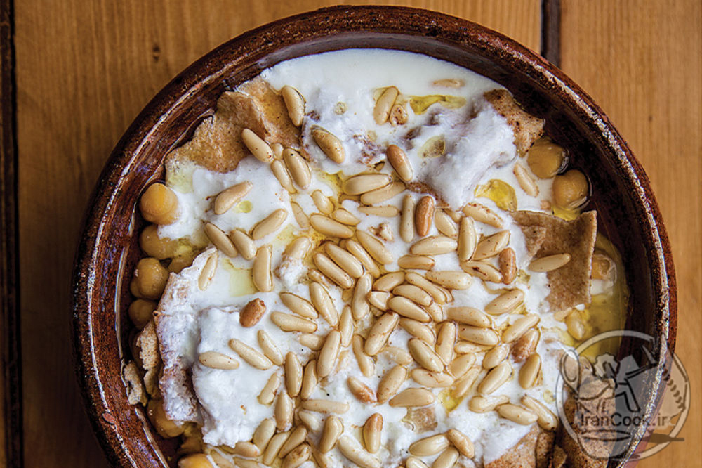 خوراک نخود لبنانی با نان پیتا و ماست تند | ایران کوک