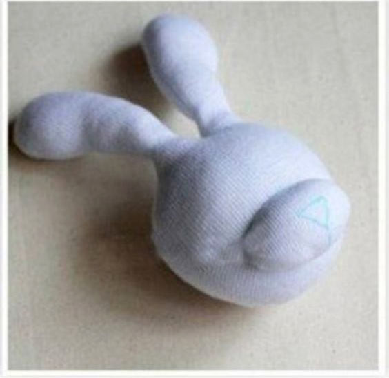 	با جوراب های قدیمی خود خرگوش های عروسکی بسازید! | وب 