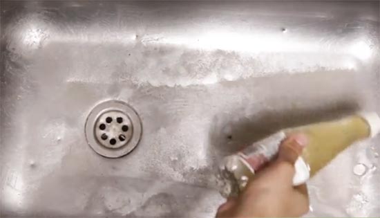 تمیز کردن وسایل استیل به راحتی آب خوردن | وب 