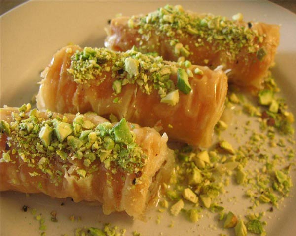 طرز تهیه ۴ نوع شیرینی مجلسی شیک مخصوص عید نوروز | وب 