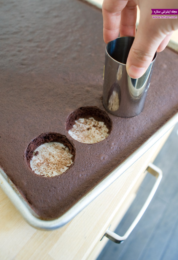 	دسر کیک و موس شکلات لایه‌ای با سس شکلات | وب 