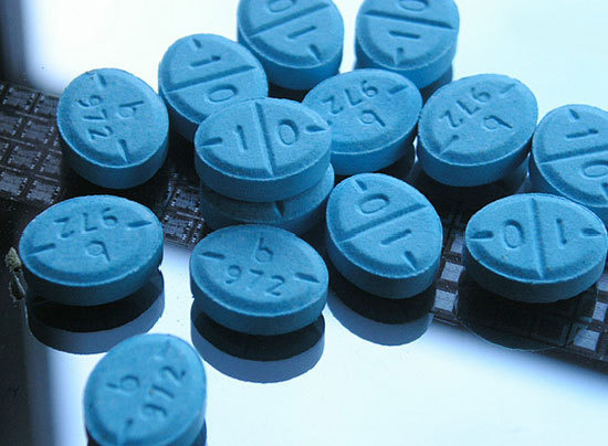 آمفتامین (Amphetamine) چیست؟ + عوارض مصرف آمفتامین | وب 