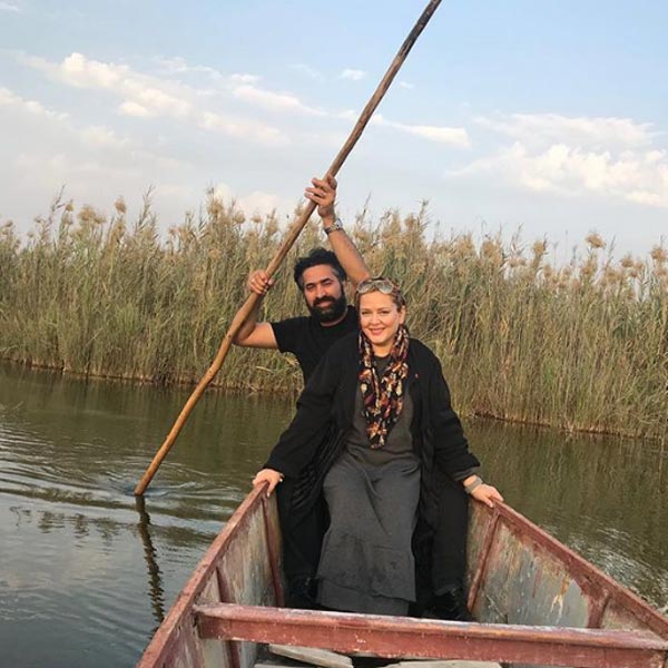 	قایق سواری بهاره رهنما با همسرش | وب 