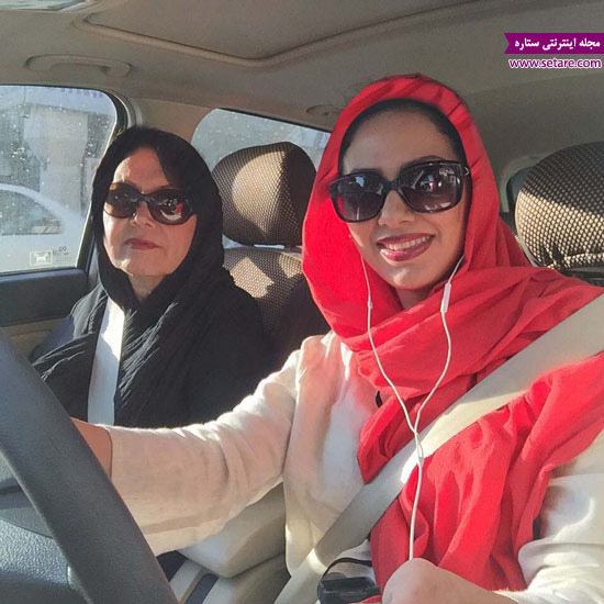 	عکس سلفی مونا فرجاد و مادرش در اتومبیل