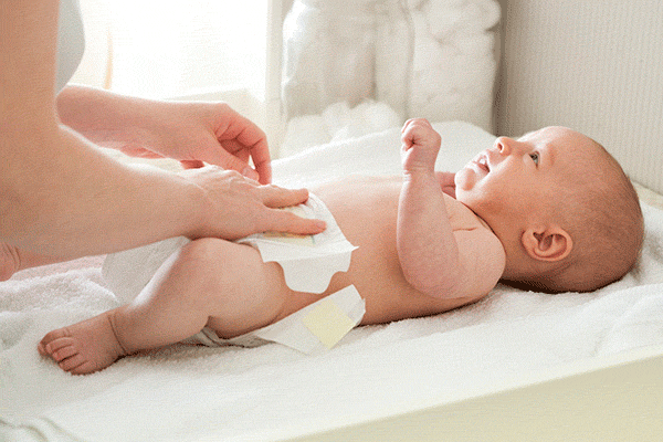 	علت سوختگی پای نوزاد چیست؟ +روش‌های درمانی | وب 