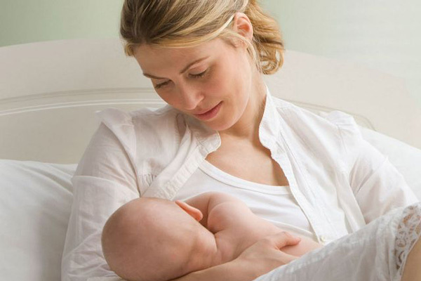 زردی و شیر مادر؛ زردی ناشی از تغذیه نوزاد با شیر مادر