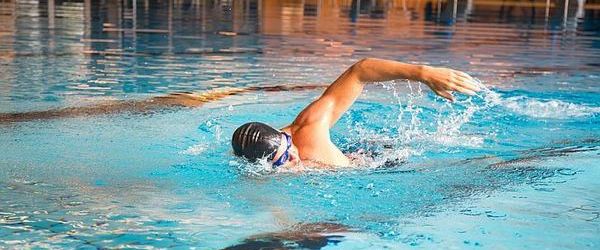 آموزش ساده شنای کرال سینه | وب 