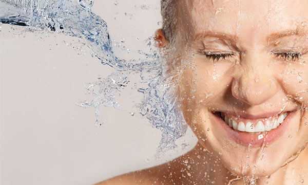 ده روش عالی برای آبرسانی پوست صورت در خانه | وب 
