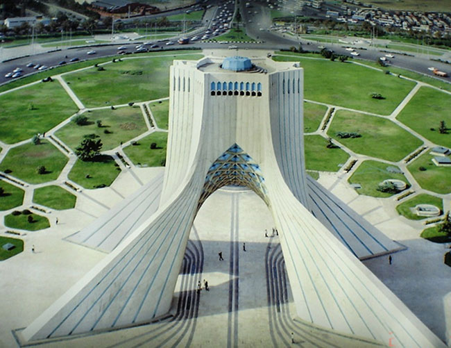 	معرفی برج آزادی تهران، نماد پایتخت ایران | وب 