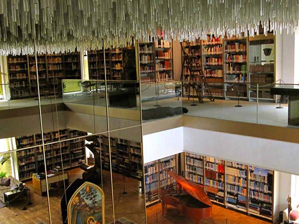 	کتابخانه کاخ نیاوران؛ قدیمی‌ترین کتابخانه ایران | وب 