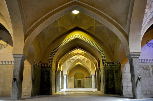 	نگاهی به حمام علیقلی آقا در اصفهان
