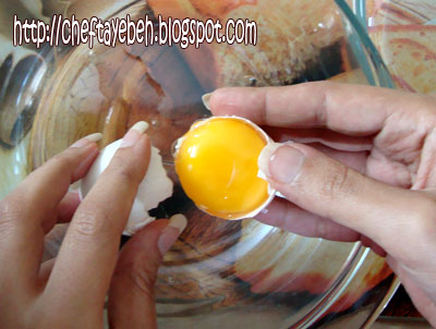 چگونه زرده تخم مرغ را از سفیده جدا کنیم؟